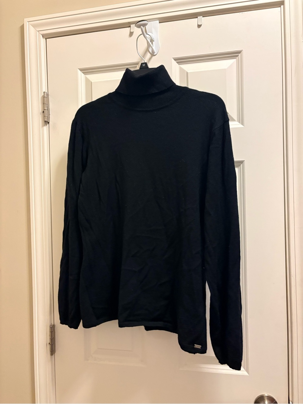 Tesori Black Women's Turtleneck Sweater